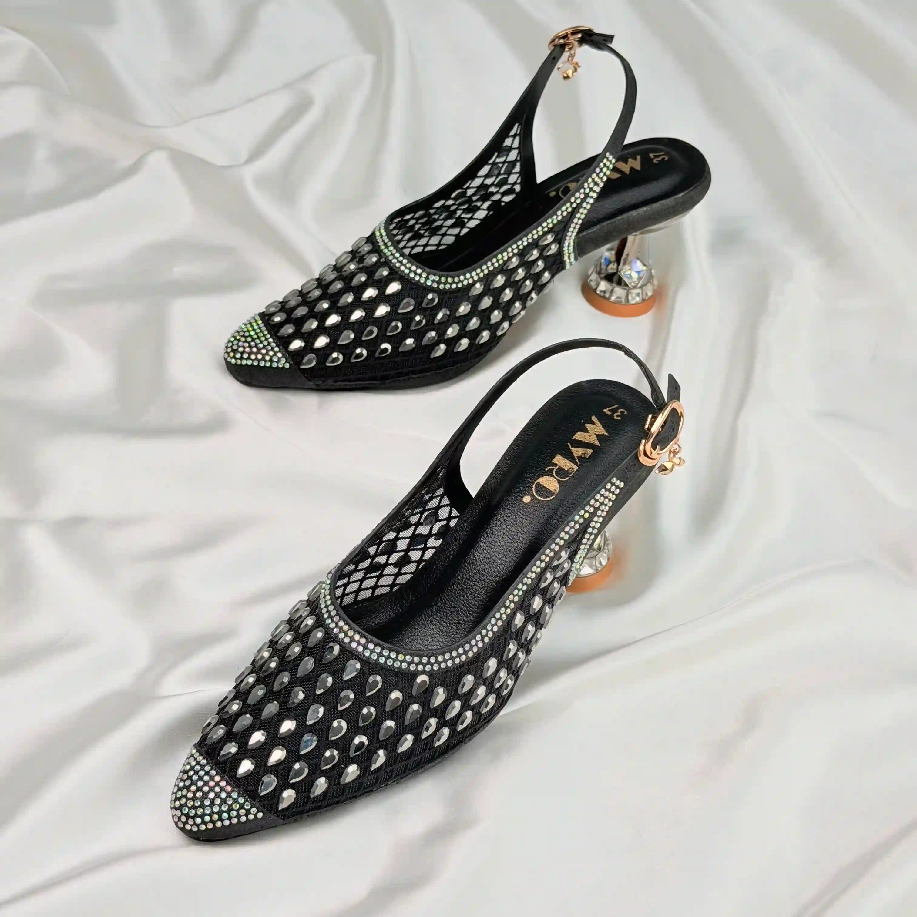 Dina Heel