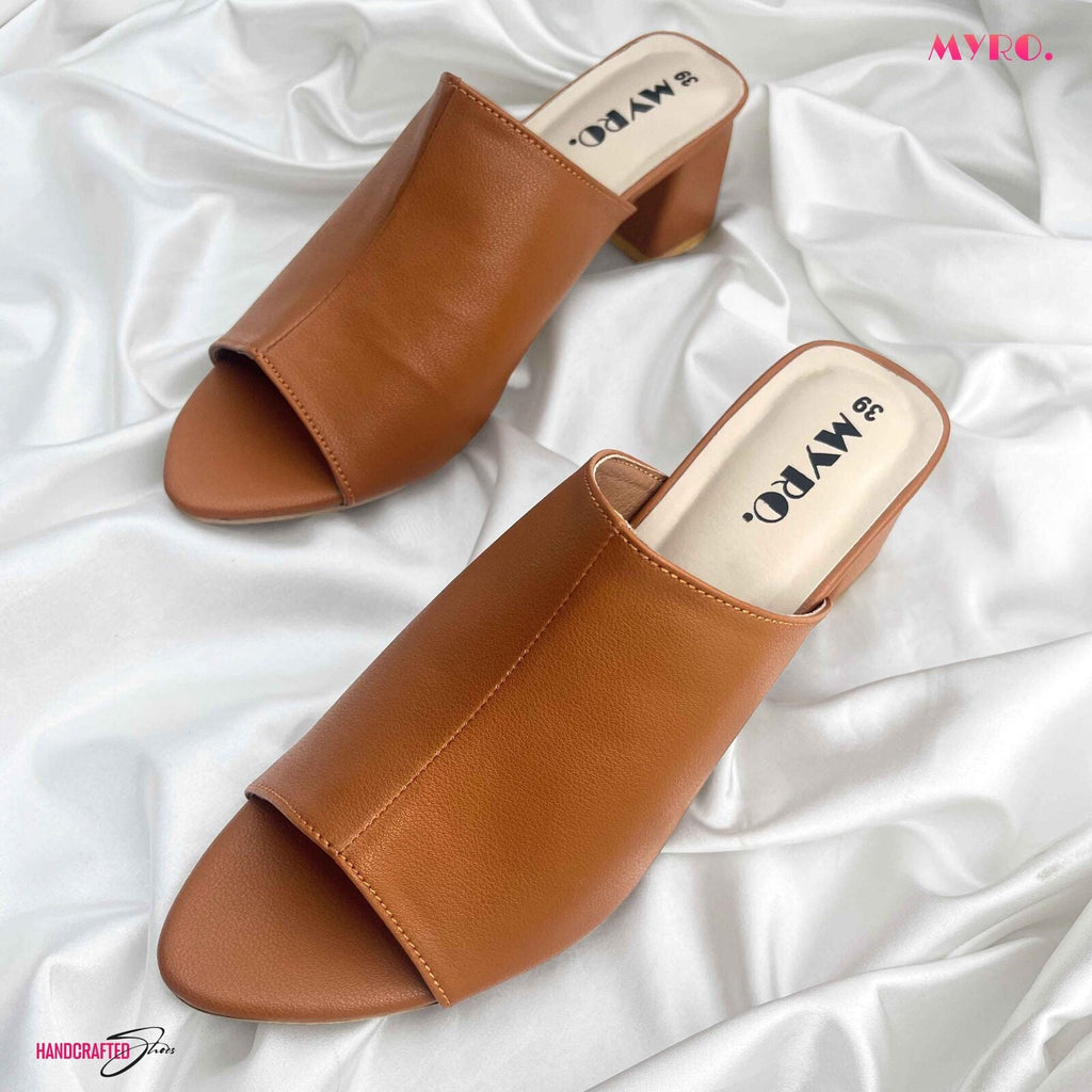 Chestnut Mules - MYRO