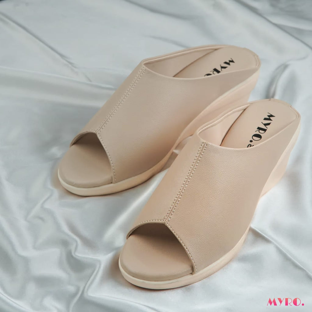 Clyra Cream Mules - MYRO