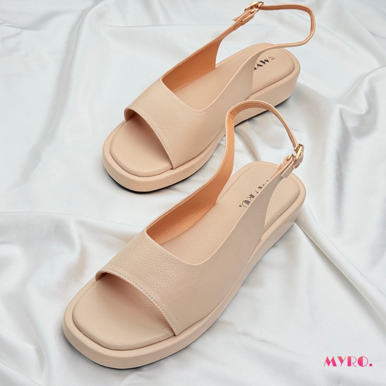 Mocco Black Boston Heel - MYRO